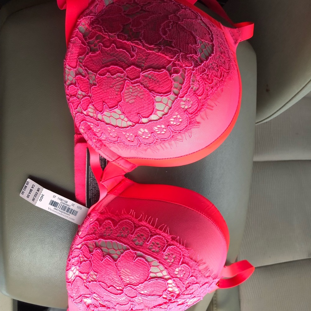 New very sexy bush up bra Victoria secret